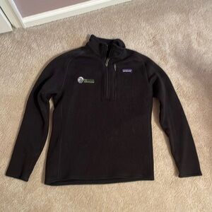 Black Patagonia fleece pullover